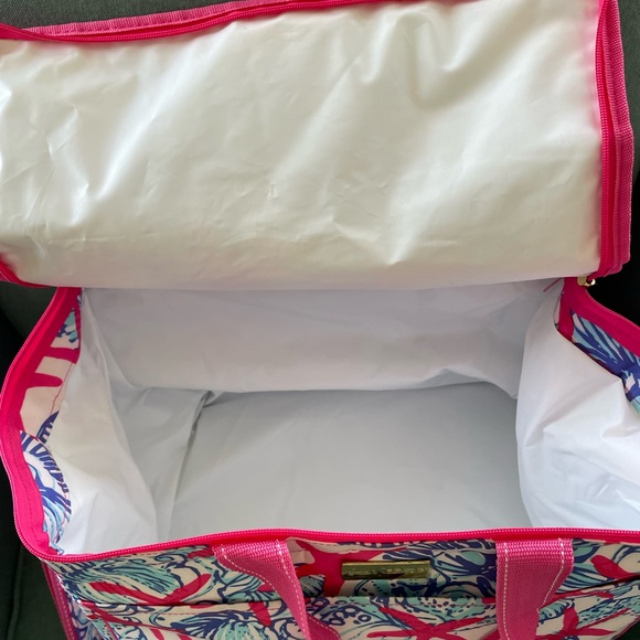 Lilly Pulitzer cooler/Beachbag - Picture 4 of 5